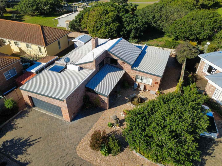 3 Bedroom Property for Sale in Stilbaai Wes Western Cape